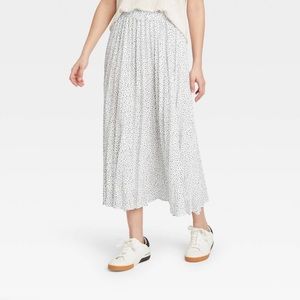Target shite and gray speckled midi skirt
